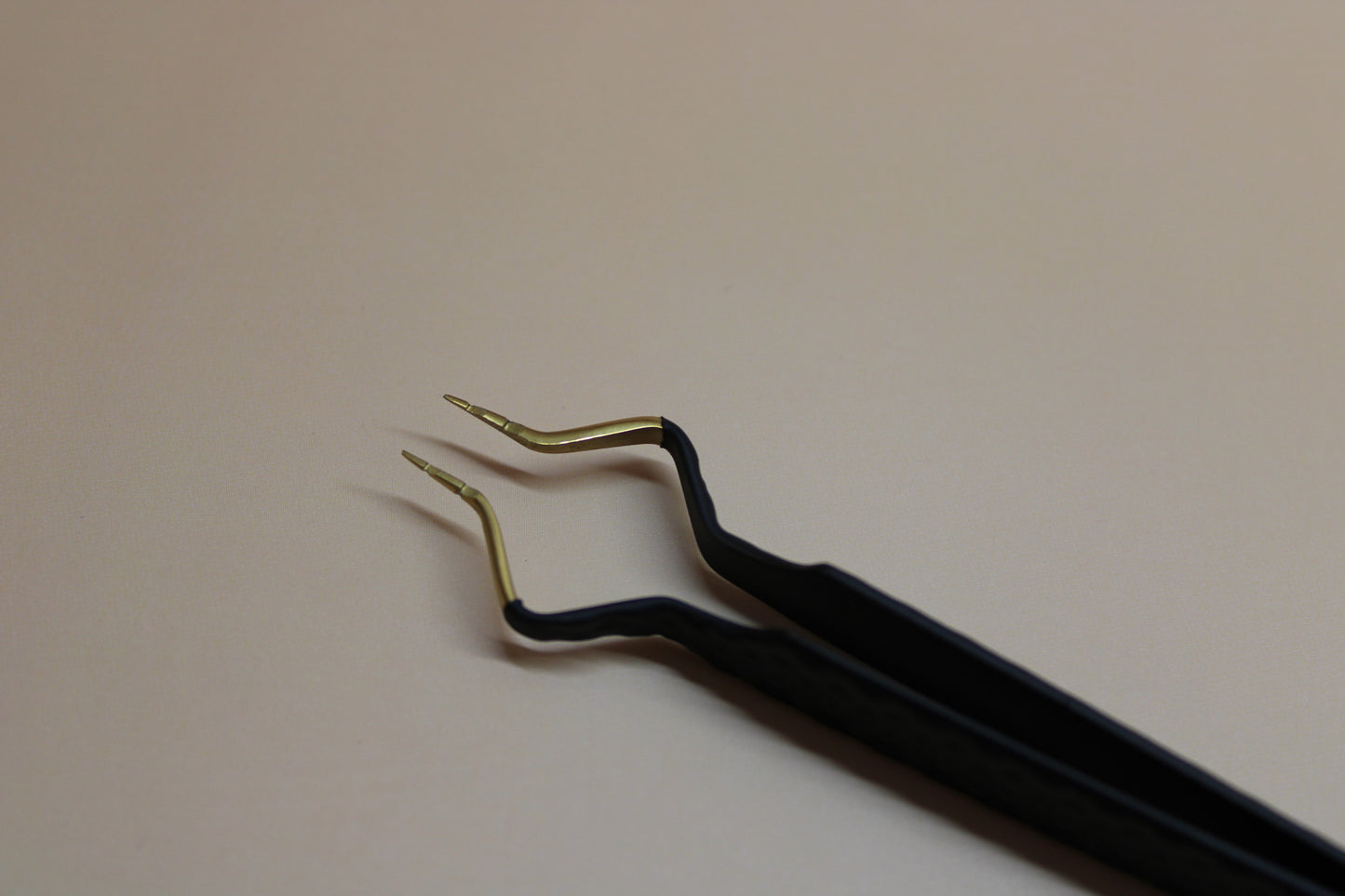 Tweezers